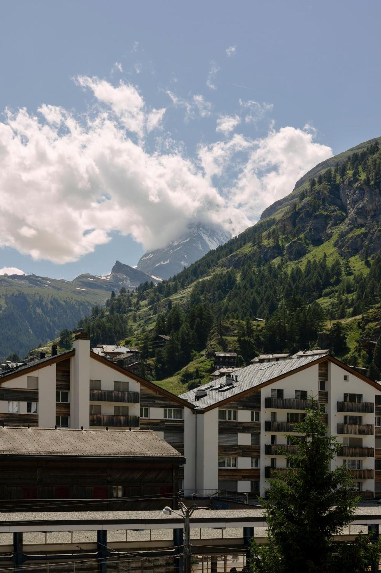Schloss Zermatt - Cbd & Adaptogenic Spa And Sport Hotel المظهر الخارجي الصورة
