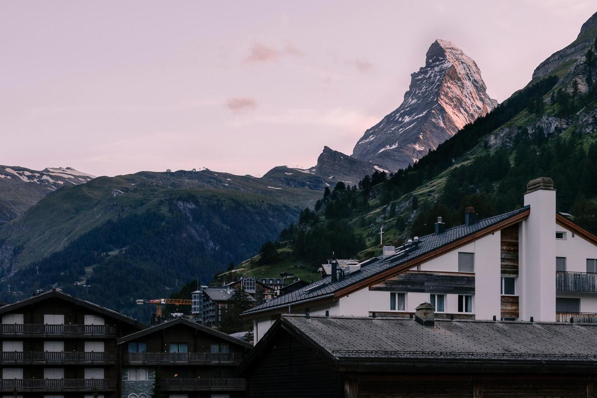 Schloss Zermatt - Cbd & Adaptogenic Spa And Sport Hotel المظهر الخارجي الصورة